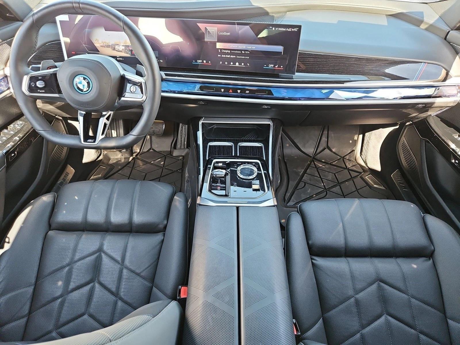 2026 BMW 7 Series 750e - Photo 17