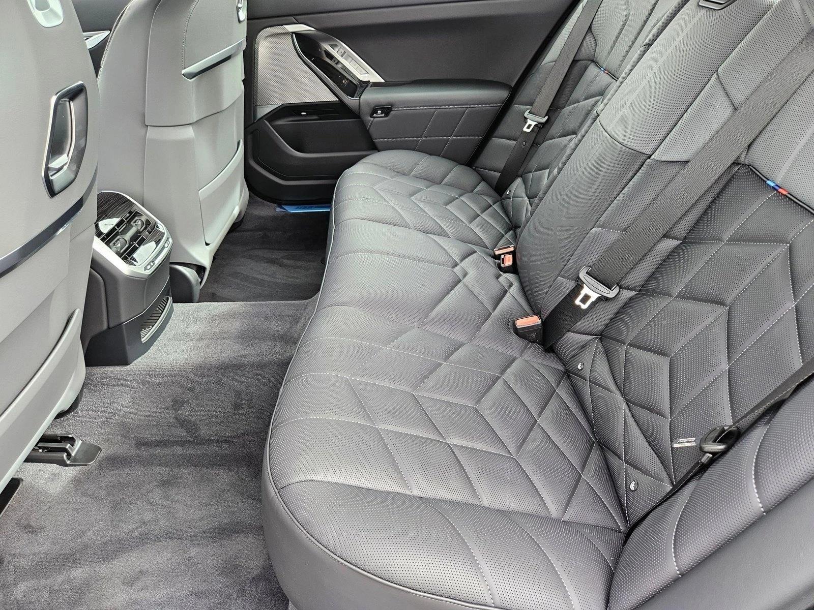 2026 BMW 7 Series 750e - Photo 16