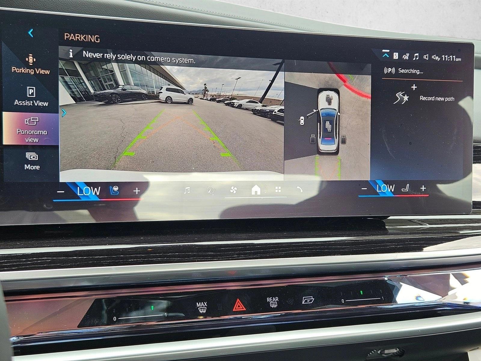 2026 BMW 7 Series 750e - Photo 14