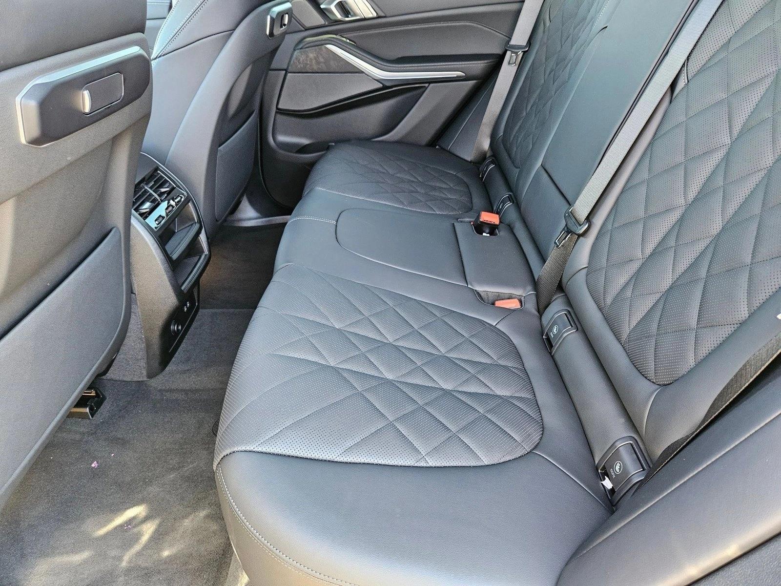 2026 BMW X5 50e - Photo 16