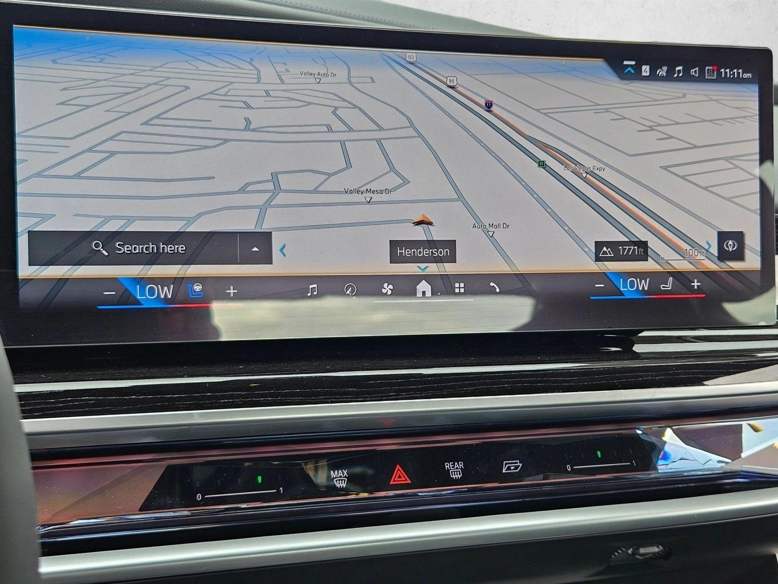 2026 BMW 7 Series 750e - Photo 13