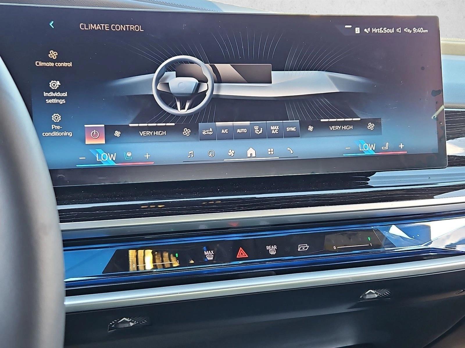 2026 BMW 7 Series 750e - Photo 14