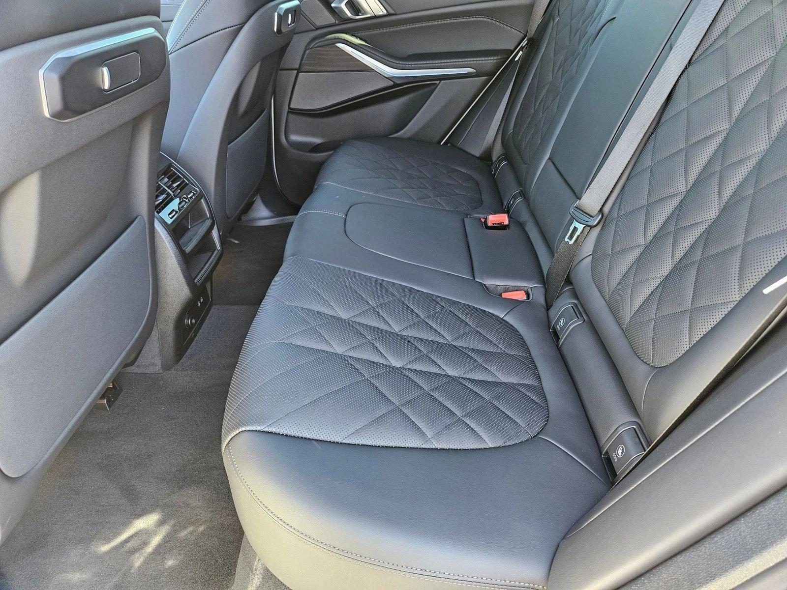 2026 BMW X5 50e - Photo 16