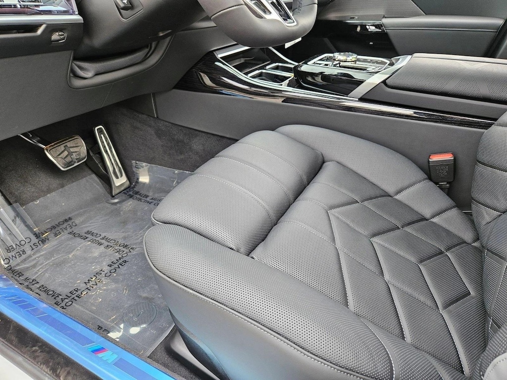 New 2026 BMW 750e xDrive Sedan