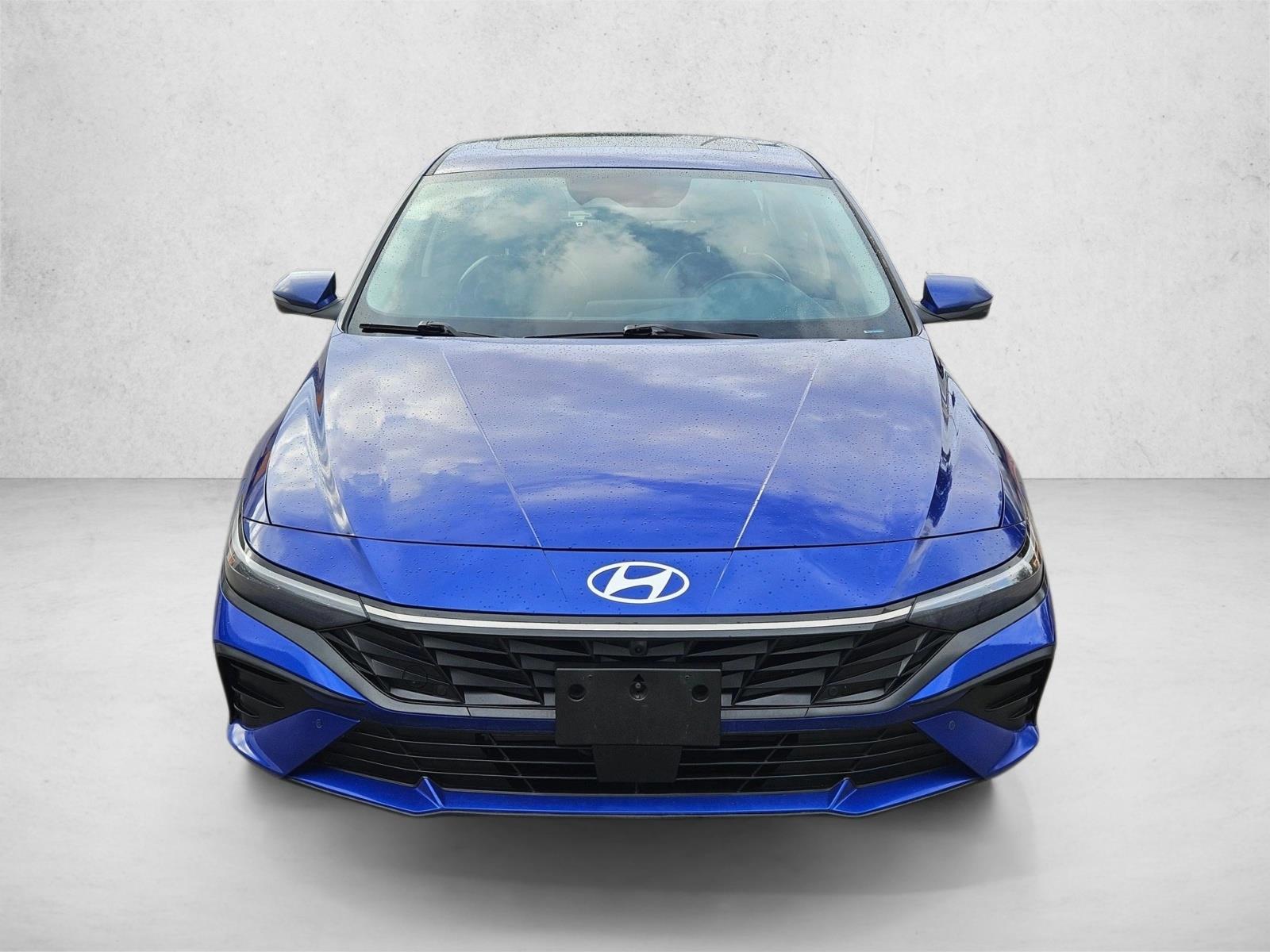 2024 Hyundai Elantra Limited photo 2