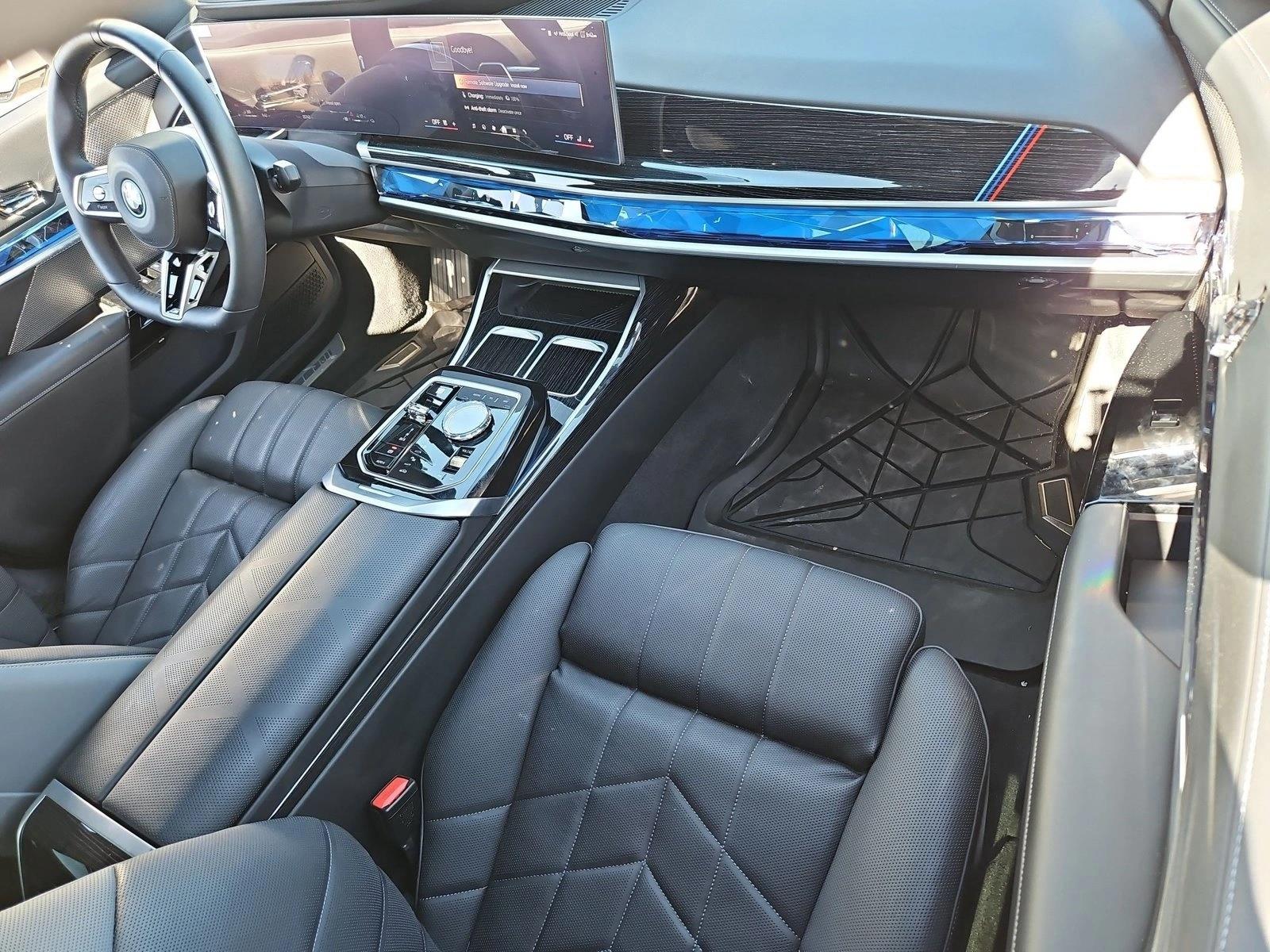2026 BMW 7 Series 750e - Photo 21