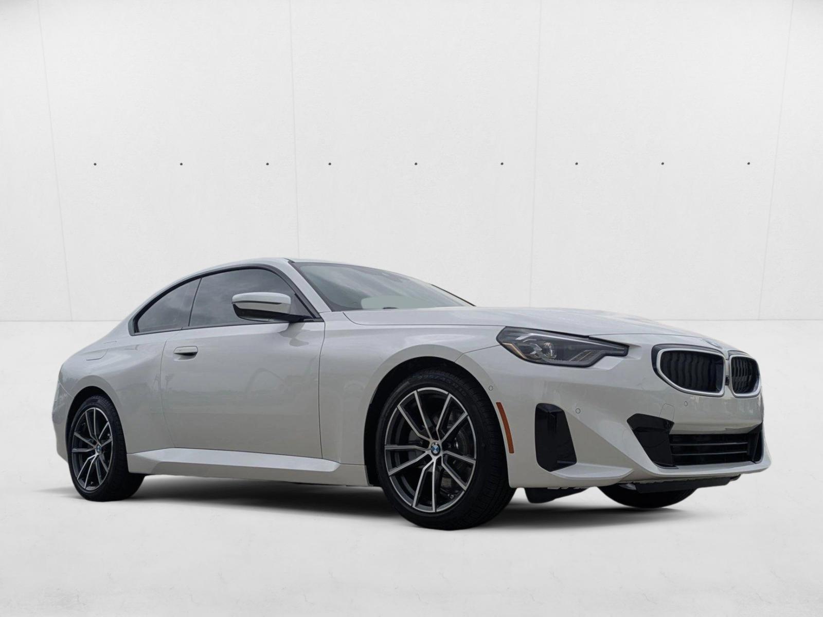 2025 Bmw 230i Coupe photo 3