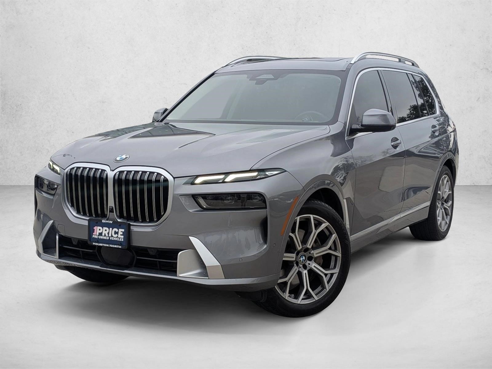 2023 BMW X7 40i's photo