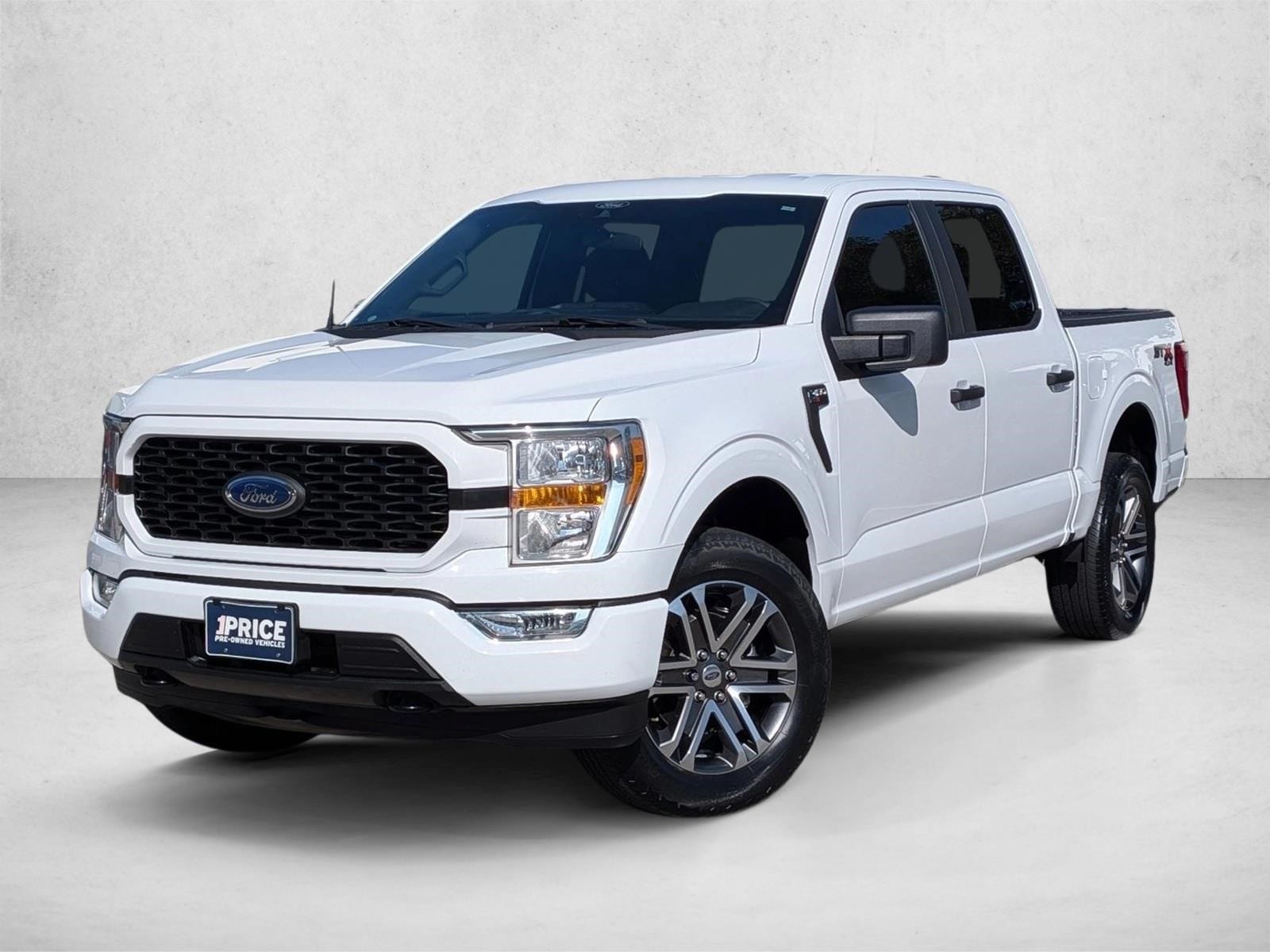 2022 Ford F-150 XL's photo