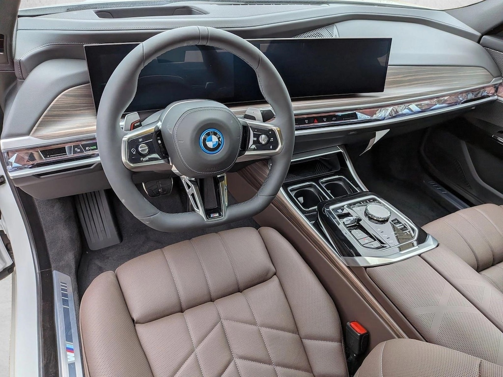 New 2026 BMW 750e xDrive Sedan