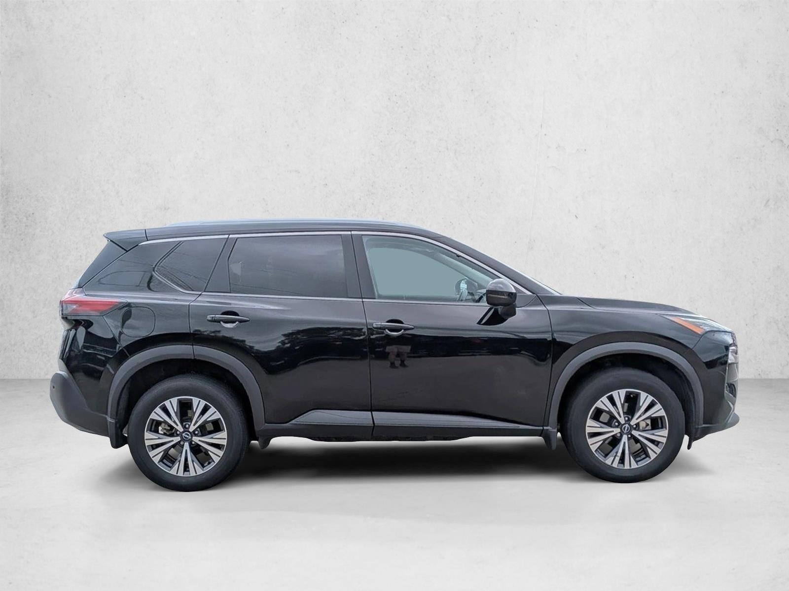 2023 Nissan Rogue SV photo 3