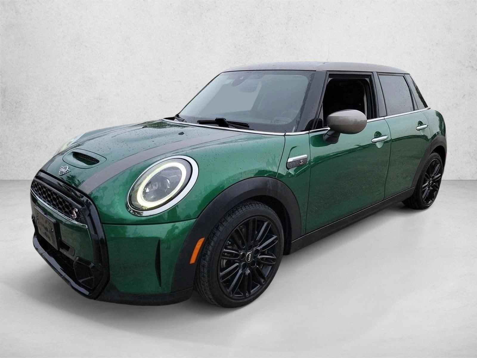 2023 MINI Hardtop Cooper S's photo