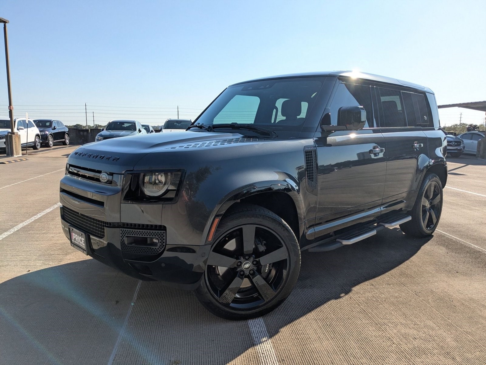 2023 Land Rover Defender V8's photo