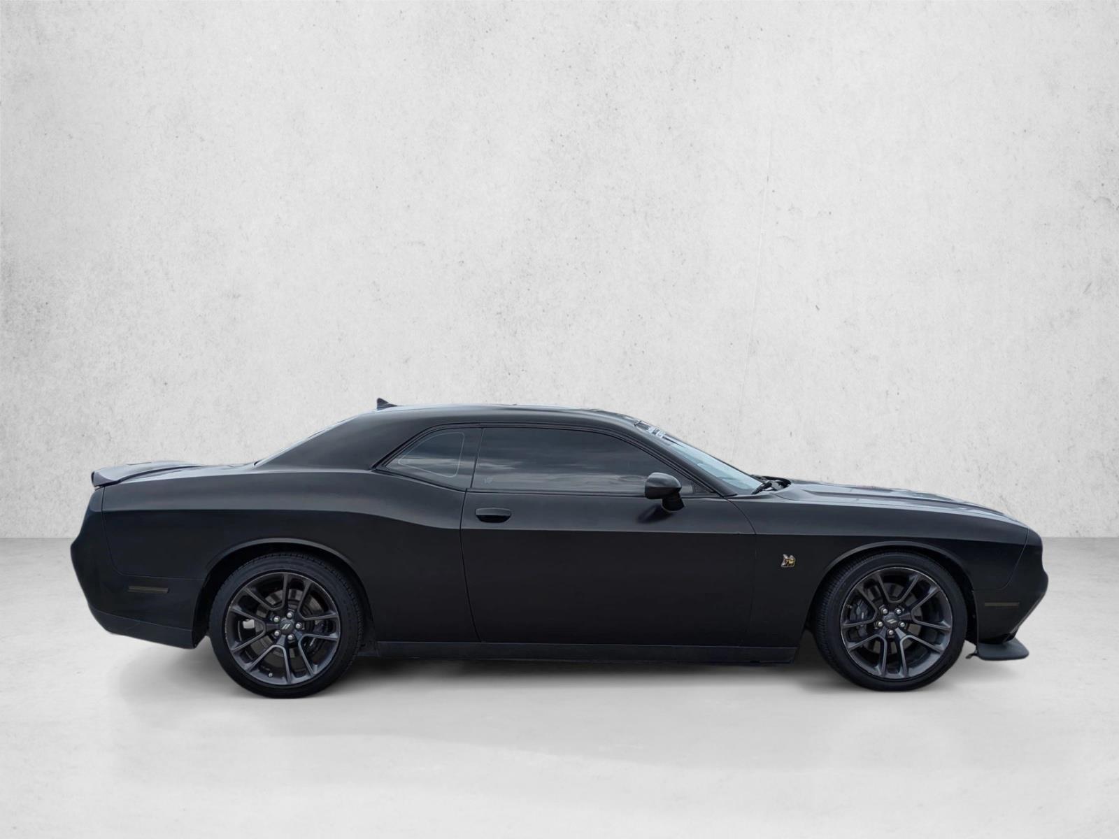 2022 Dodge Challenger R/T Scat Pack photo 4