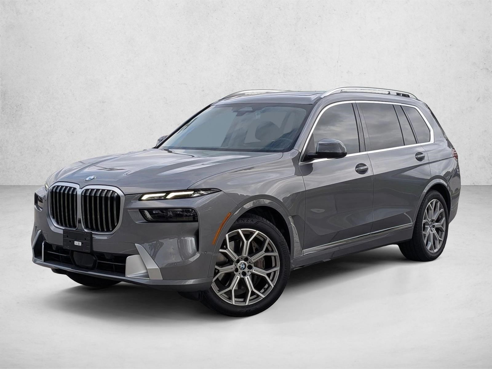 2023 BMW X7 40i's photo