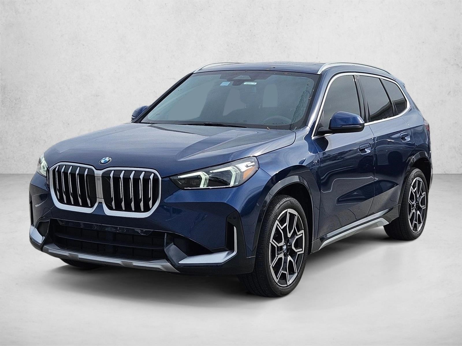 2025 BMW X1 28i's photo