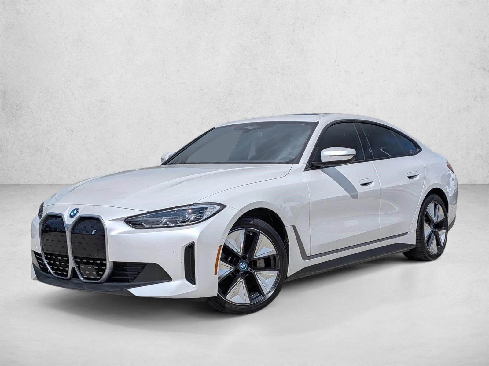 2023 BMW i4 eDrive40's photo