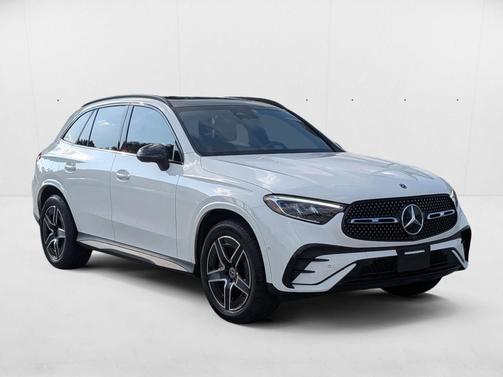 2024 Mercedes Benz GLC 300 photo 3