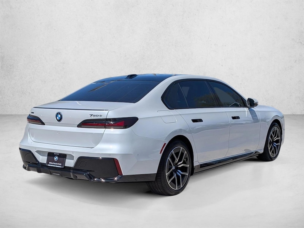 New 2026 BMW 750e xDrive Sedan