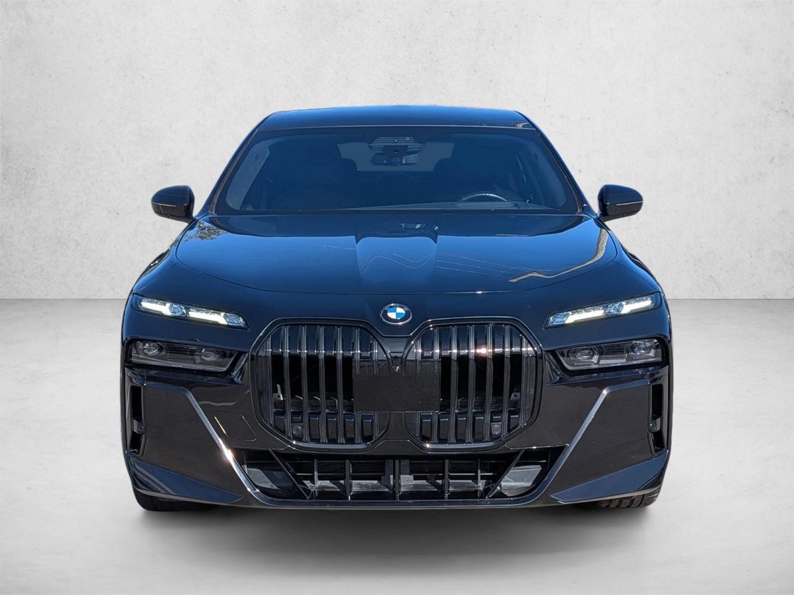 2023 Bmw 760i xDrive photo 2