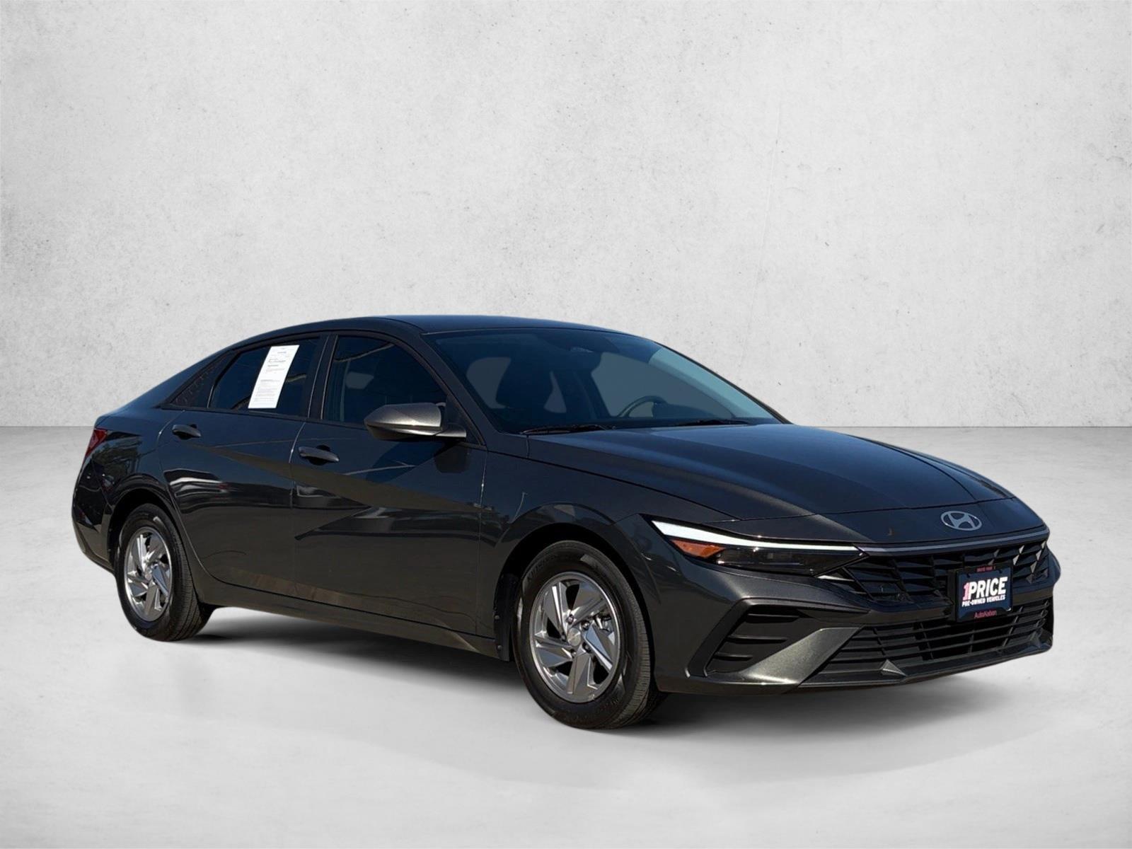 Used 2024 Hyundai Elantra SE Sedan