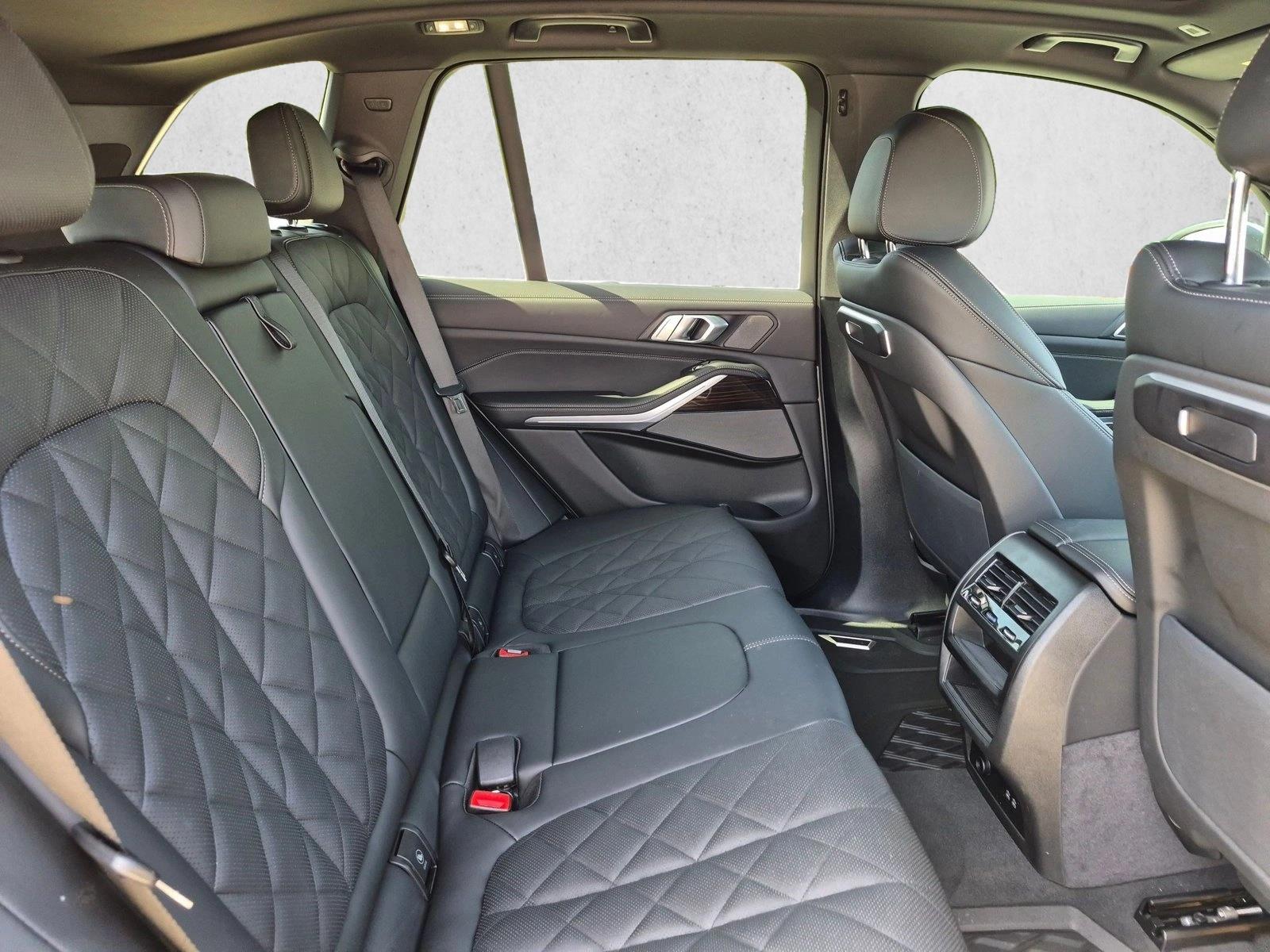 2026 BMW X5 50e - Photo 21
