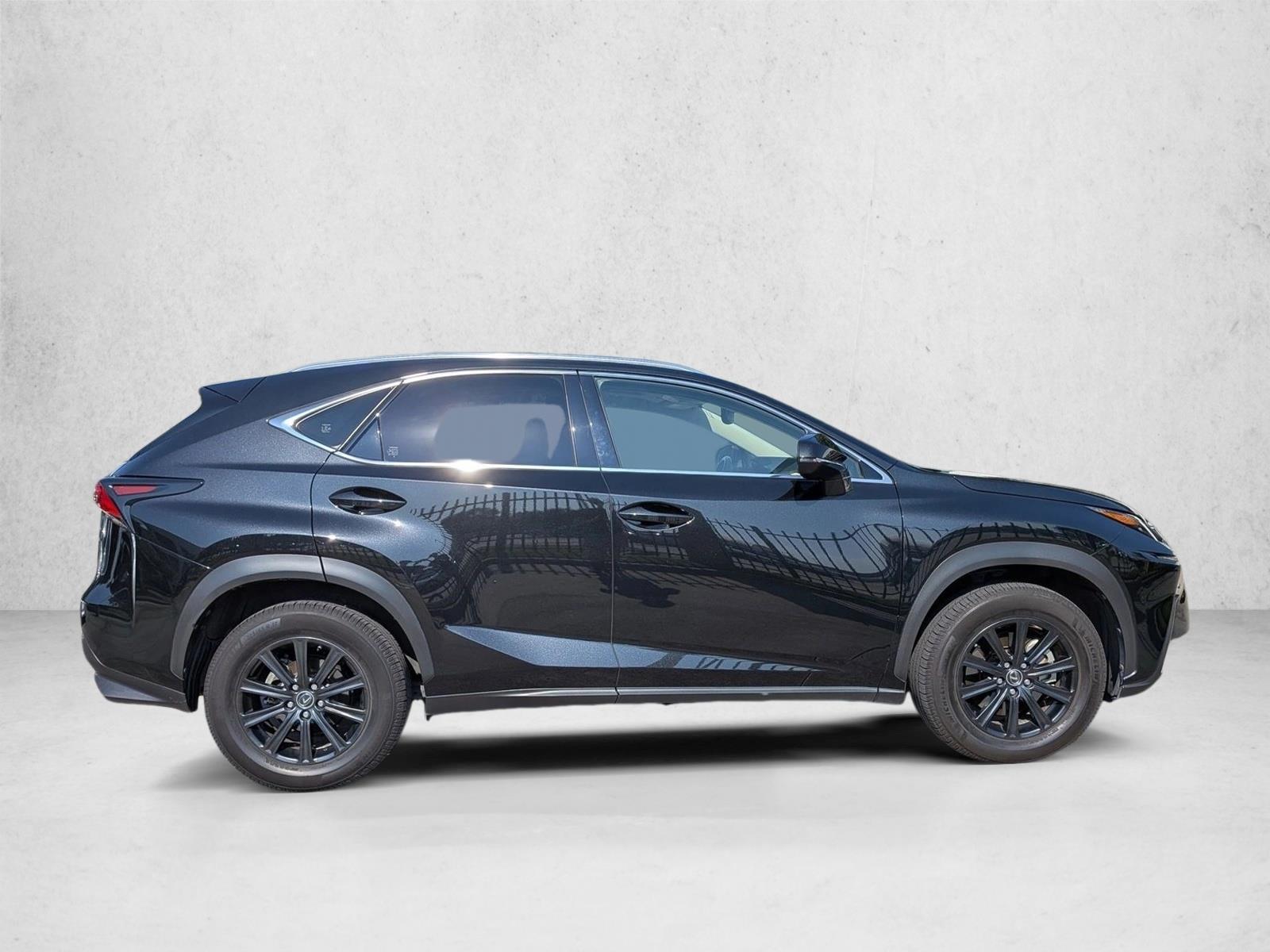 2020 Lexus NX 300 photo 4