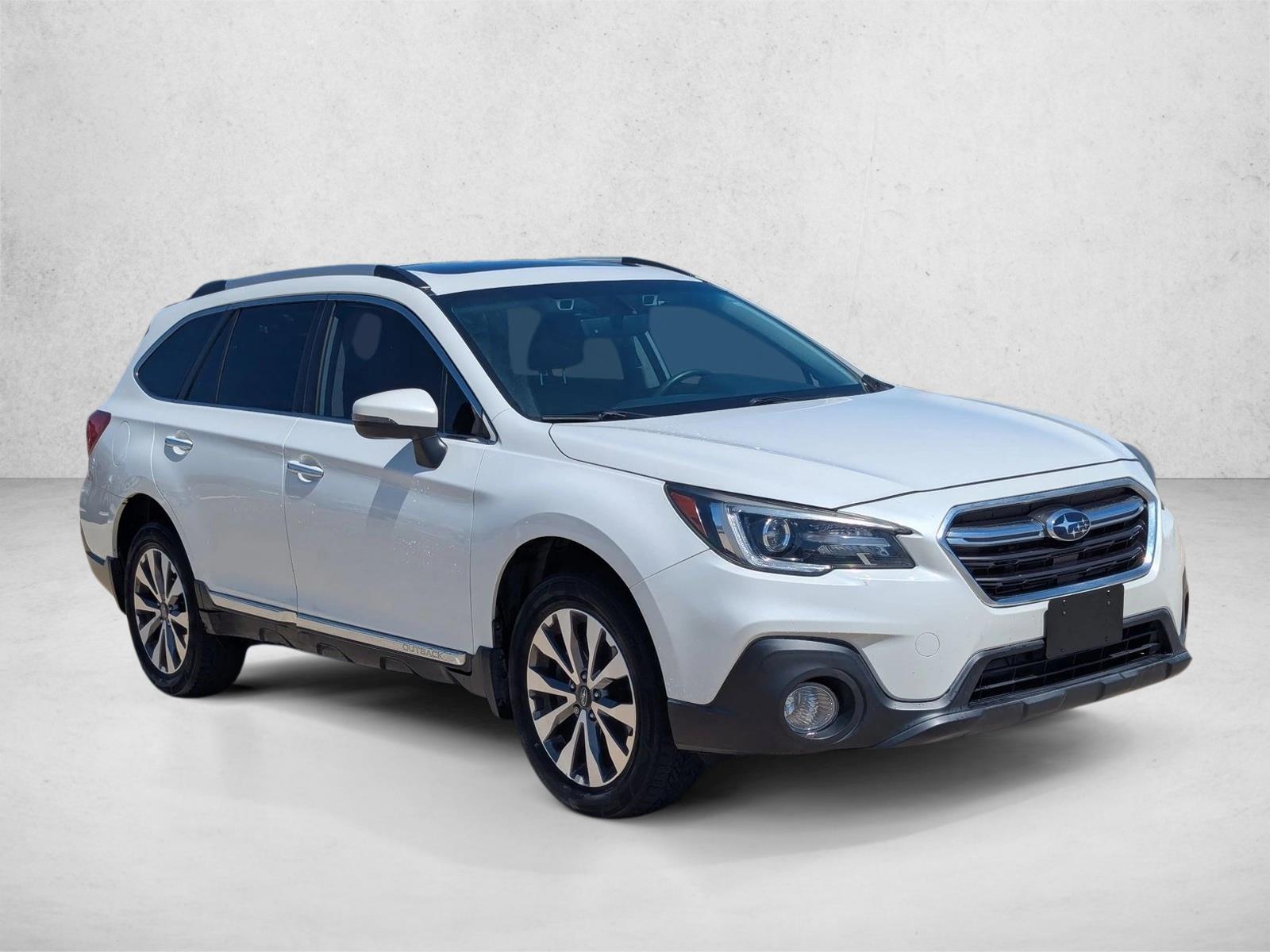 2019 Subaru Outback 3.6R Touring photo 3