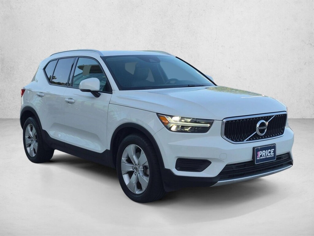 Used 2019 Volvo XC40 T5 Momentum SUV