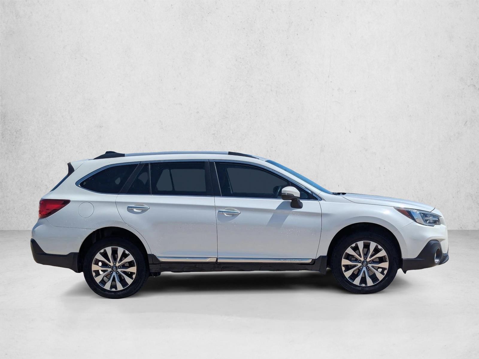 2019 Subaru Outback 3.6R Touring photo 4