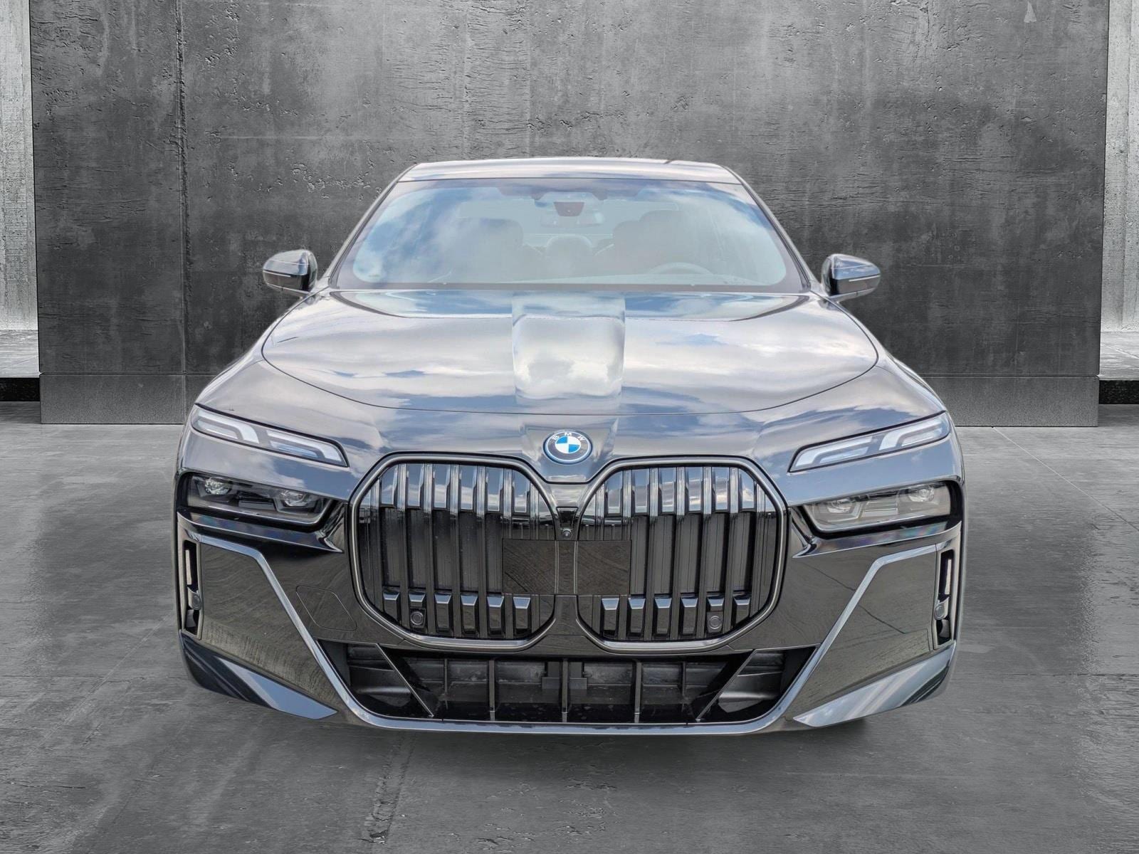 Used 2025 BMW i7 xDrive60 with VIN WBY53EJ0XSCU89967 for sale in Houston, TX