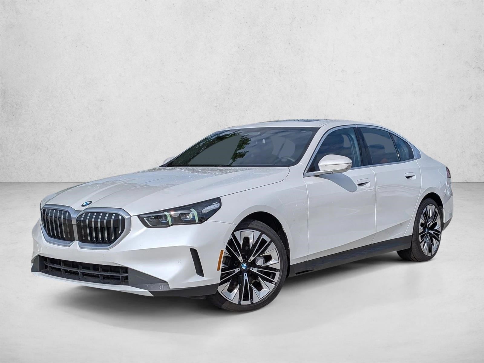 2026 BMW 5 Series 540i xDrive Sedan's photo