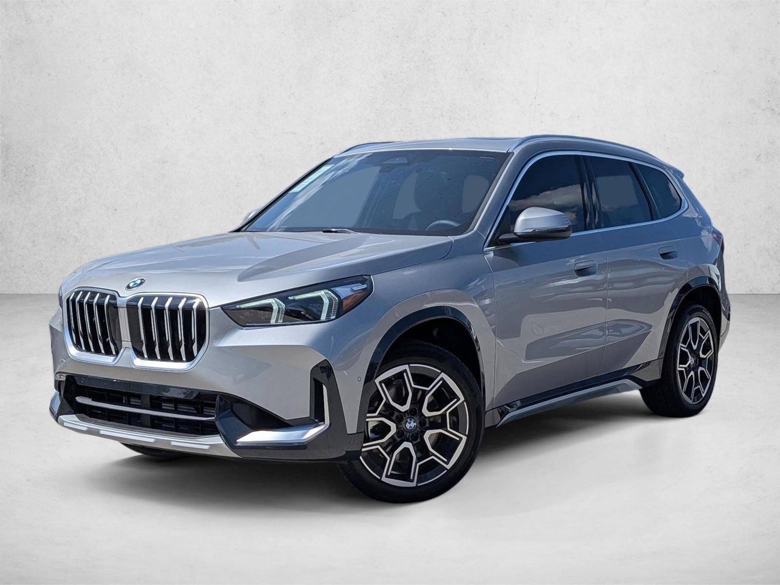2026 BMW X1 28i's photo