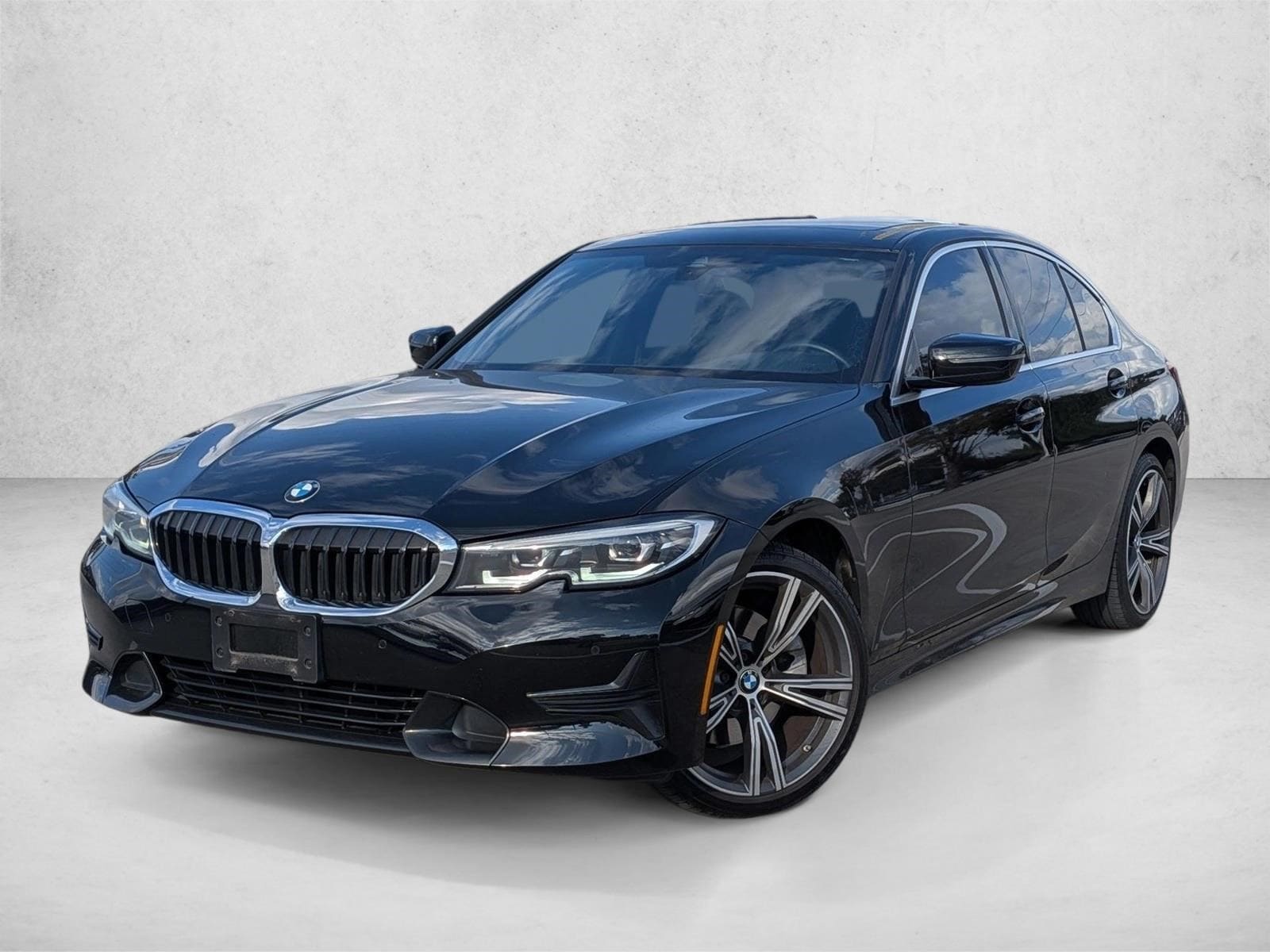 2020 BMW 3 Series 330i's photo