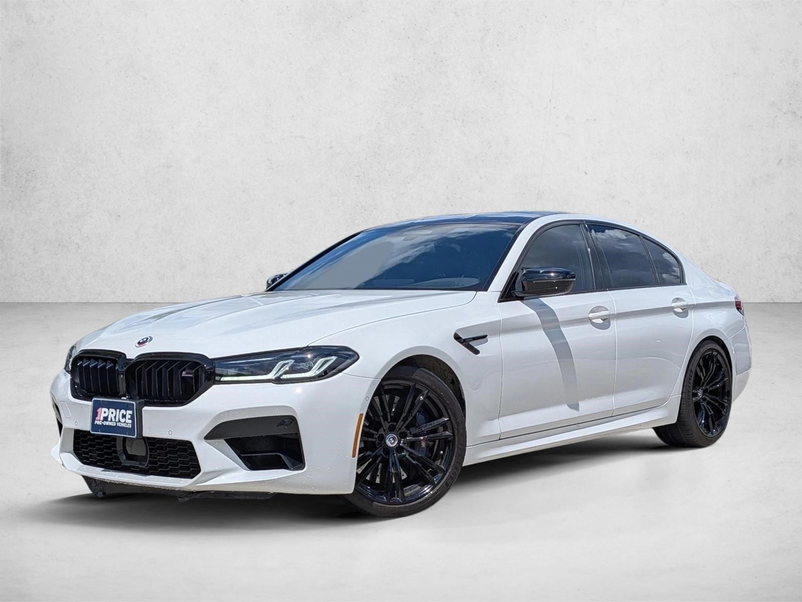 2023 BMW M5 -'s photo