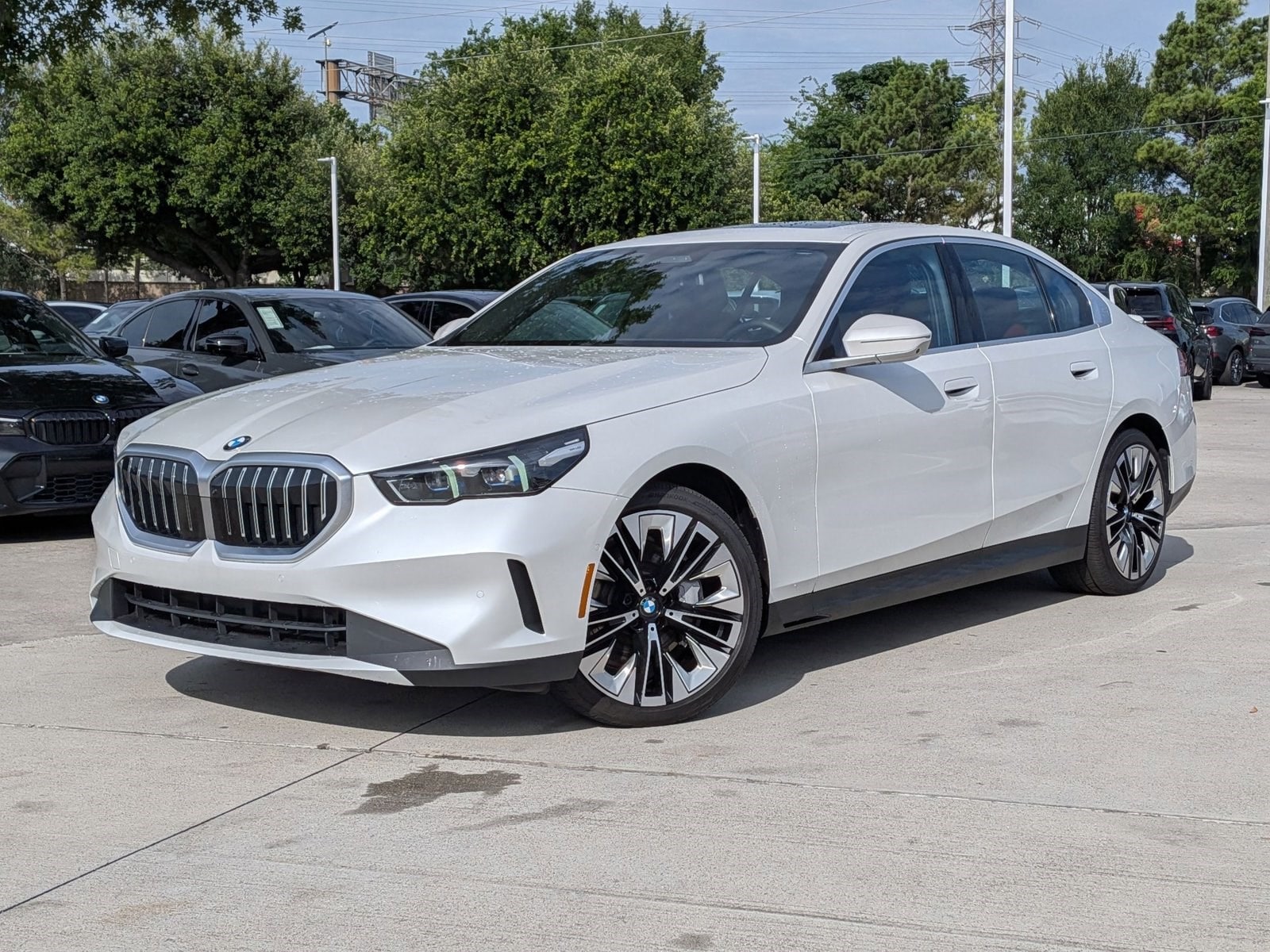 2026 BMW 5 Series 540i xDrive Sedan's photo