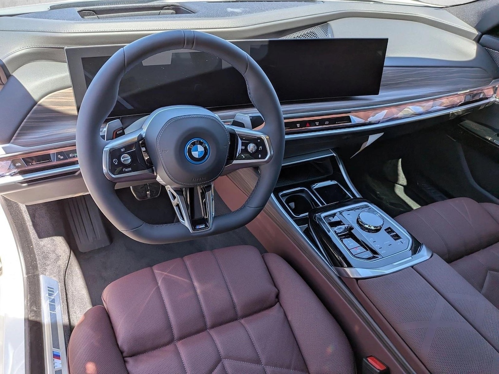 New 2026 BMW 750e xDrive Sedan