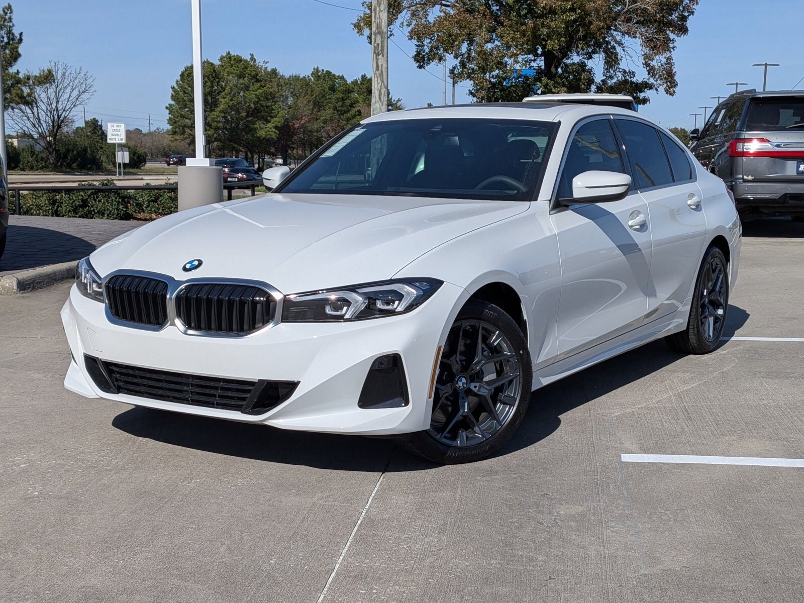 2026 BMW 3 Series 330i's photo