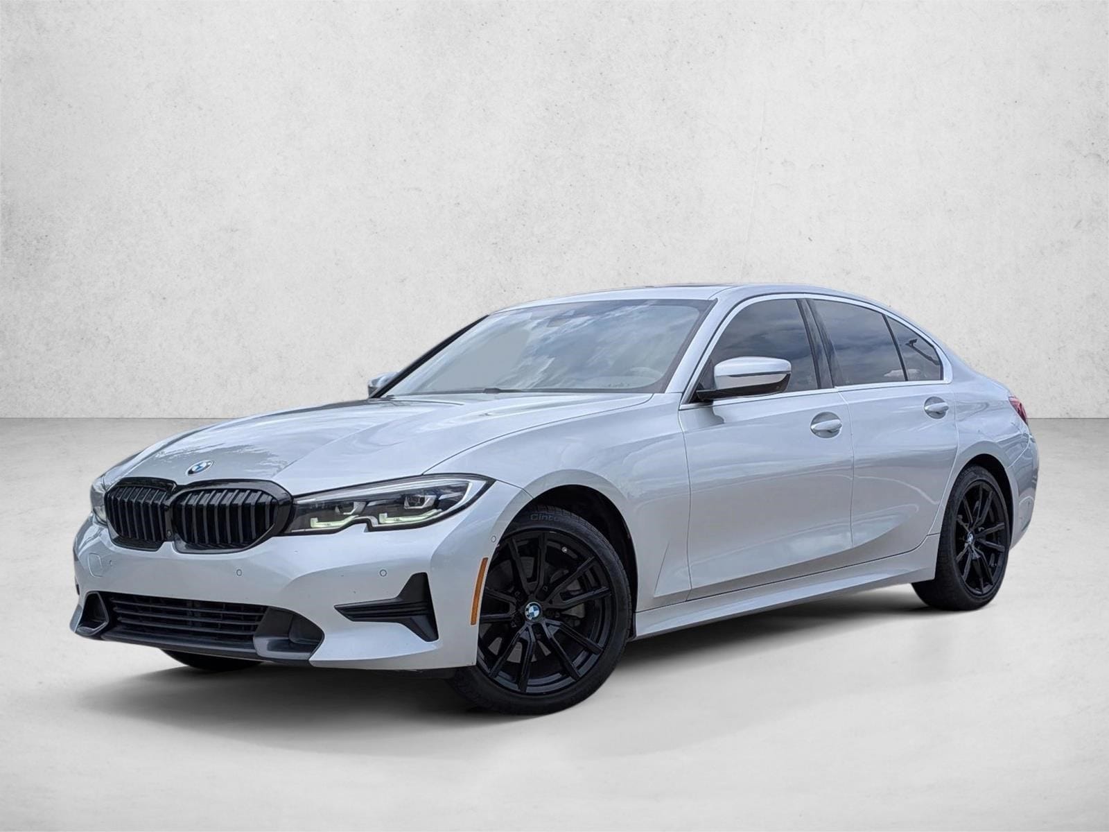 2021 BMW 3 Series 330i Sedan's photo