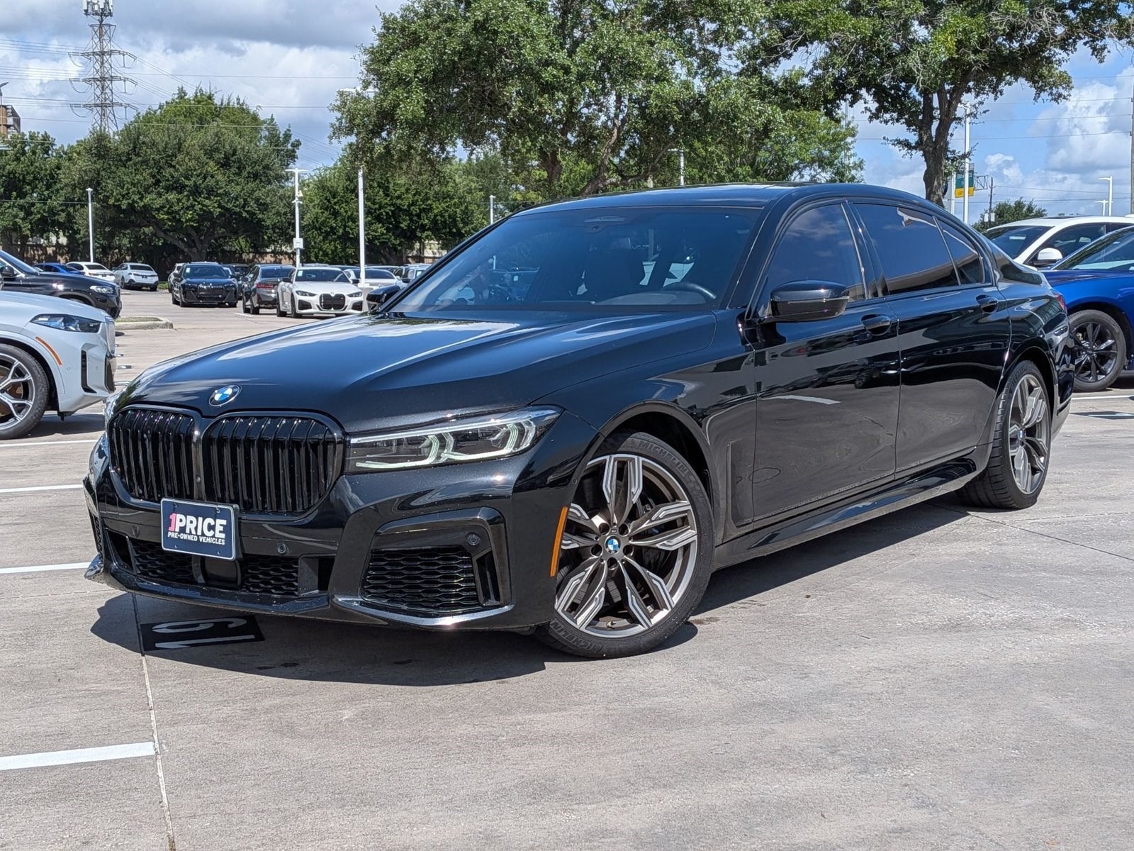2022 BMW 7 Series M760i xDrive's photo