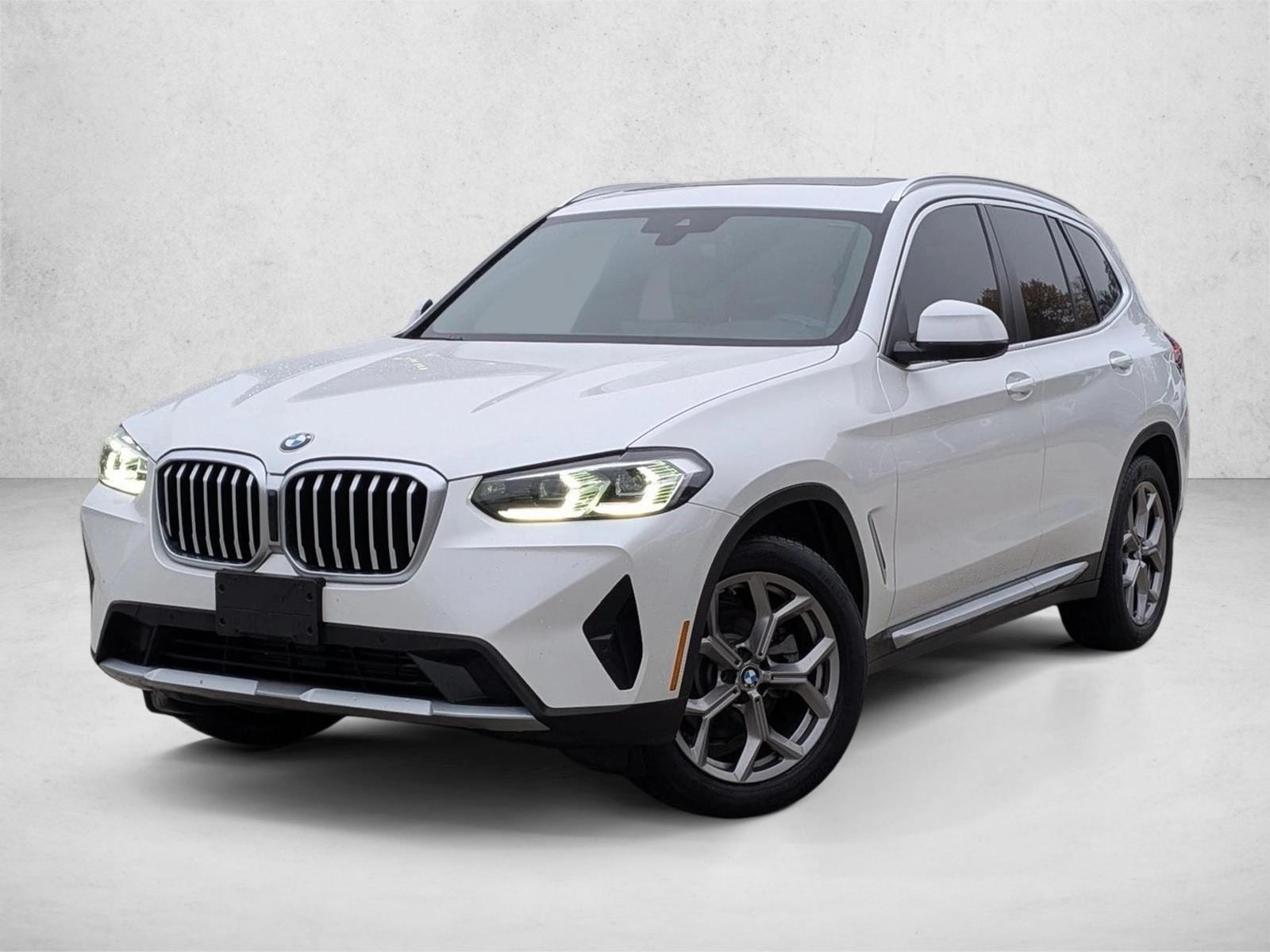 2022 BMW X3 30i's photo
