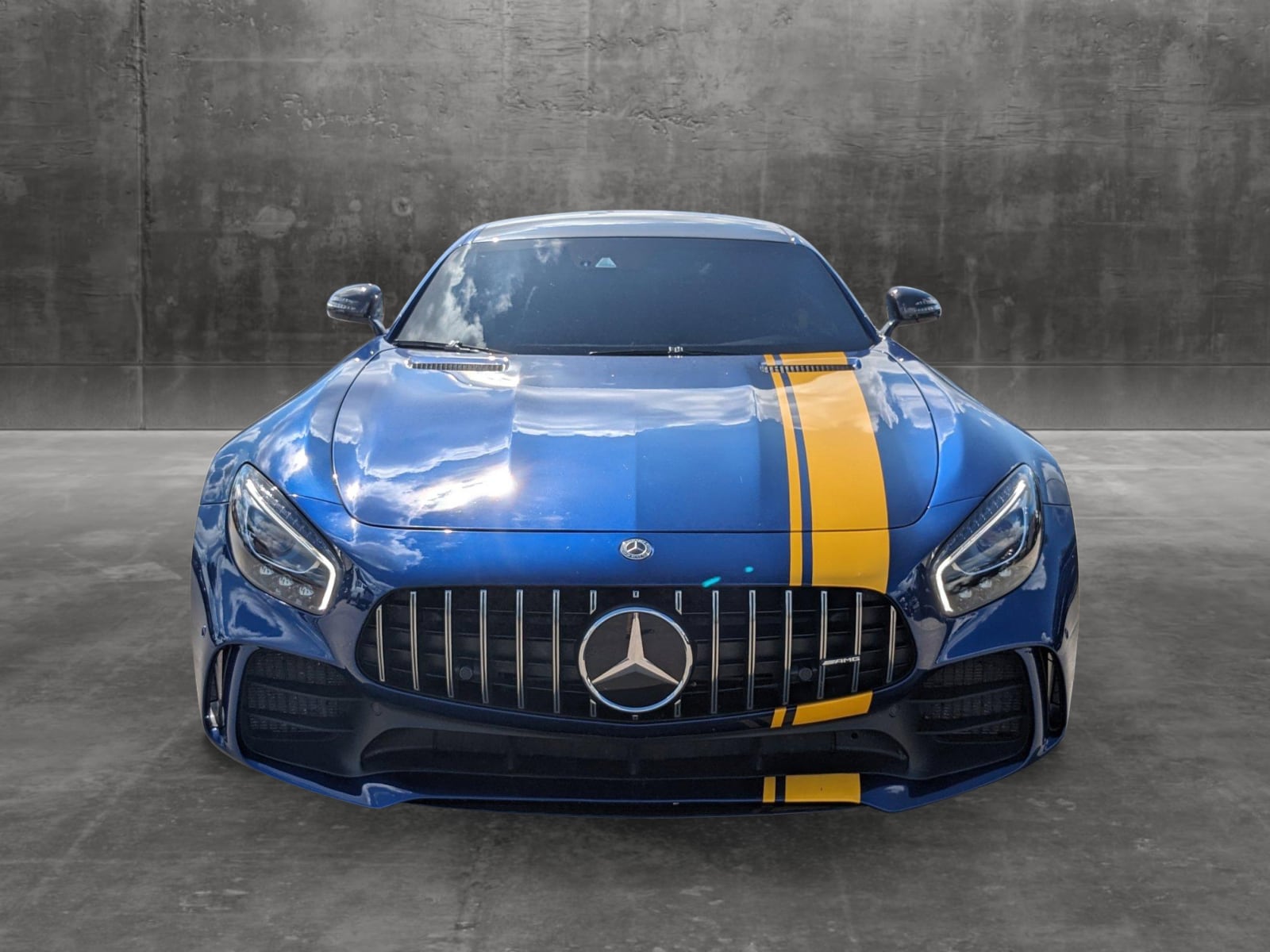 Used 2018 Mercedes-Benz AMG GT Coupe R with VIN WDDYJ7KA1JA013341 for sale in Houston, TX