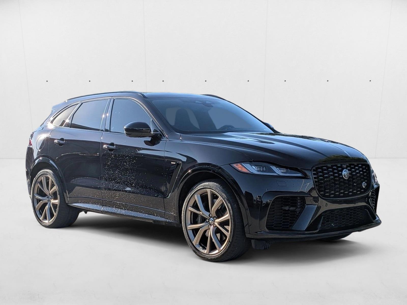 2023 Jaguar F-PACE SVR photo 3