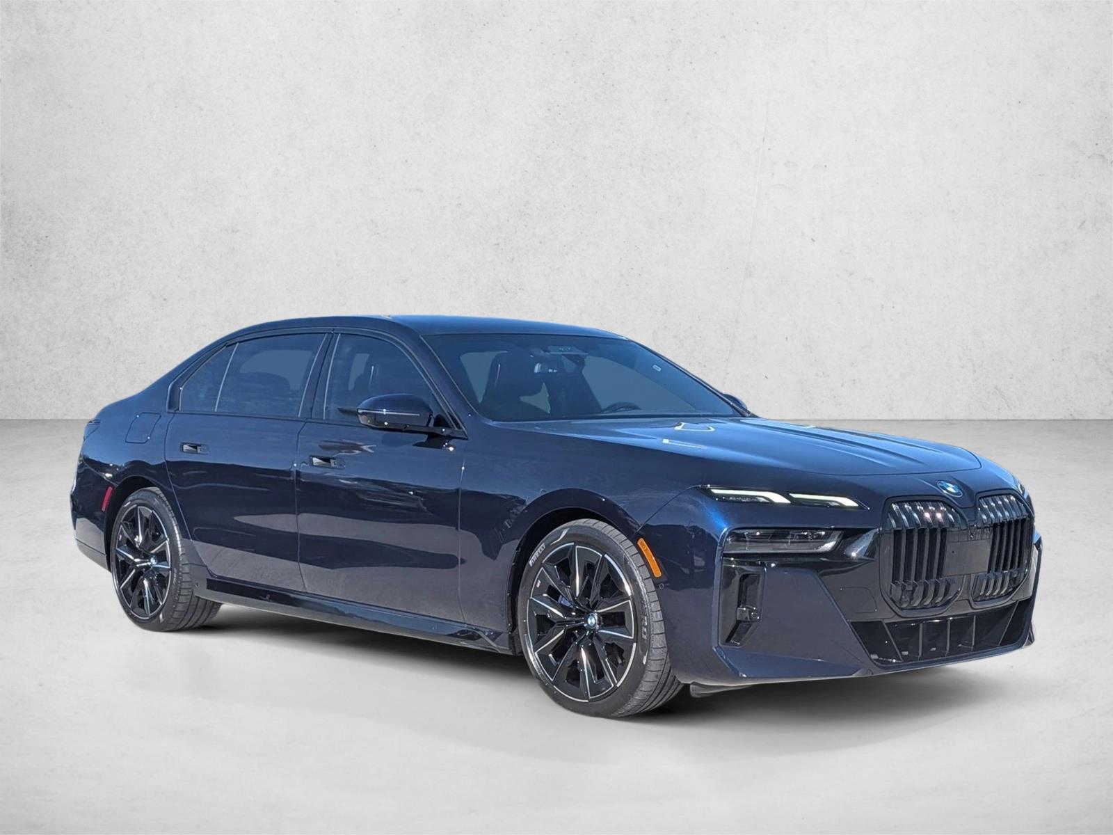 2023 Bmw 760i xDrive photo 2