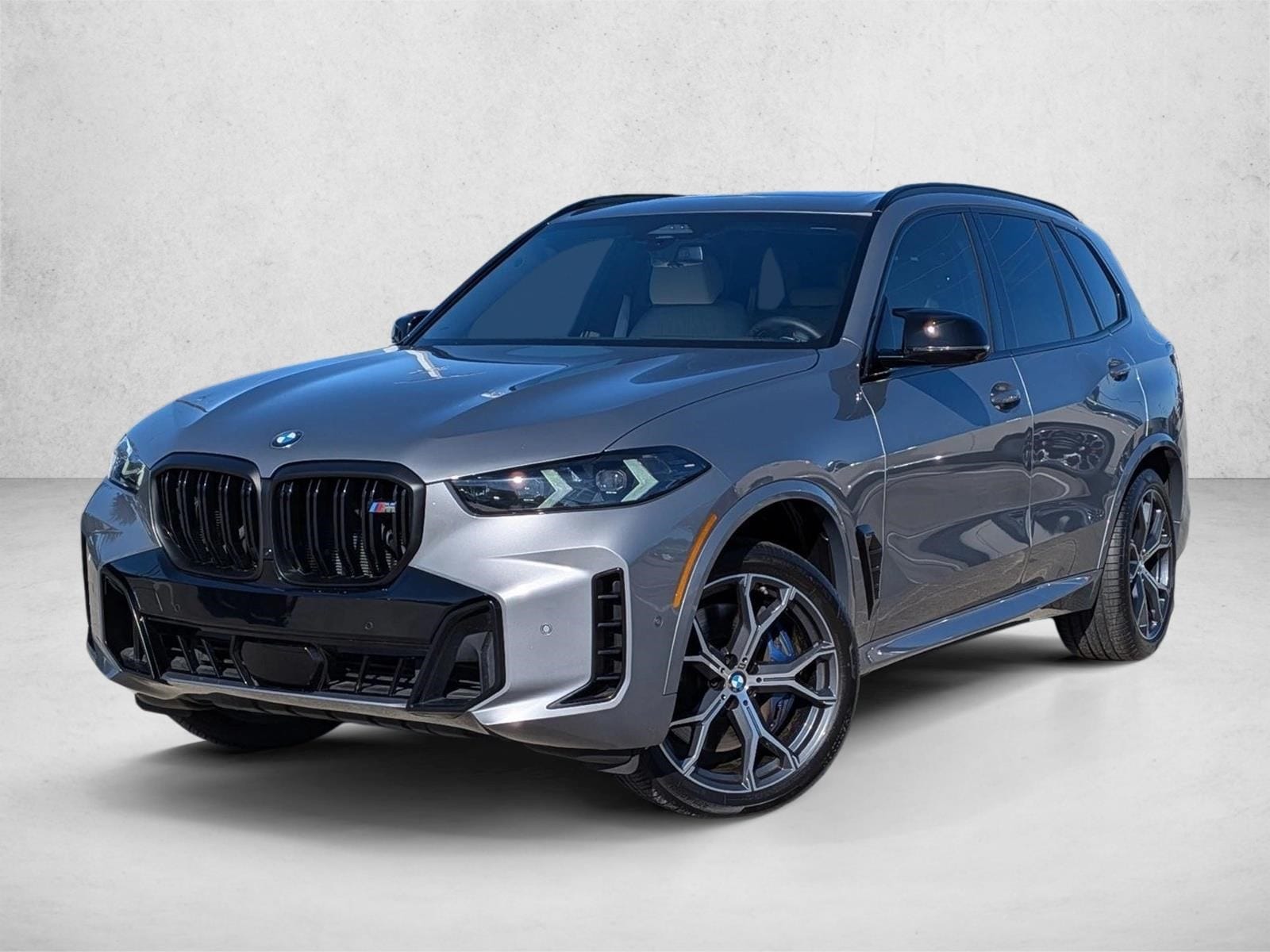 2025 BMW X5 M60i's photo