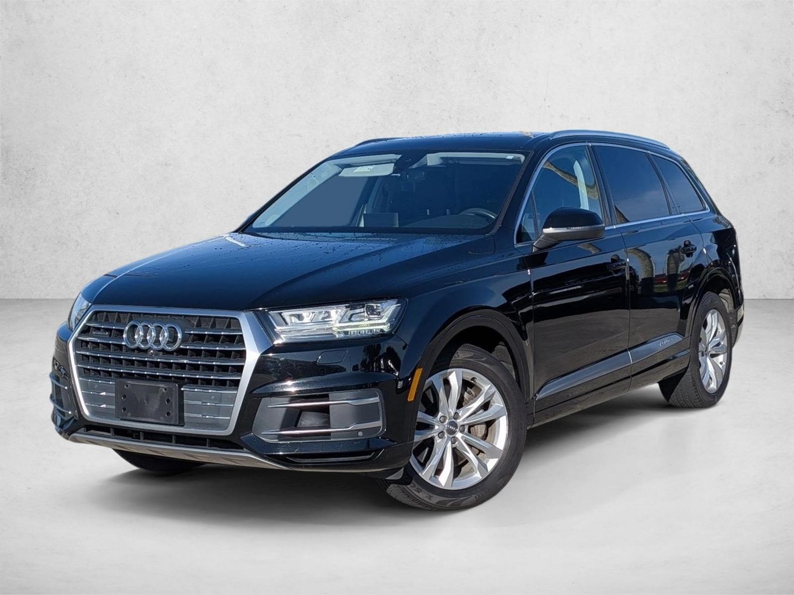 2019 Audi Q7 Premium Plus's photo
