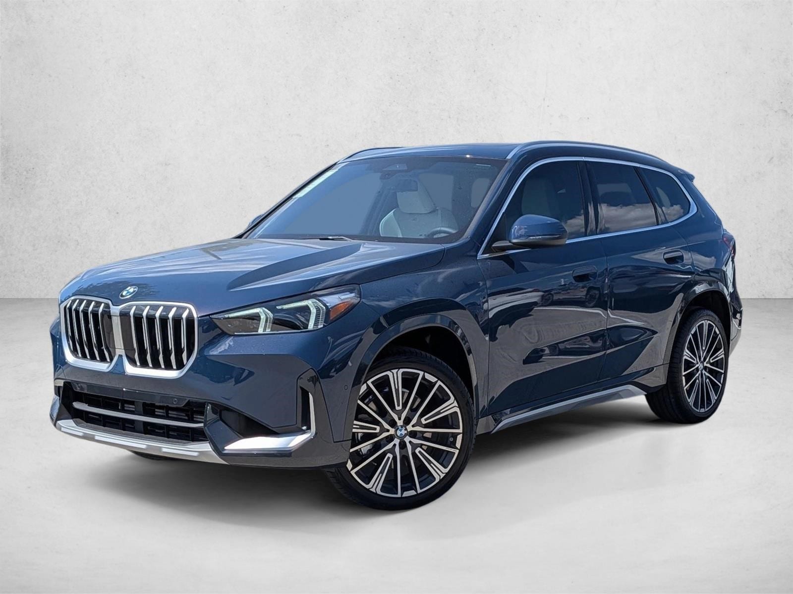 2026 BMW X1 28i's photo