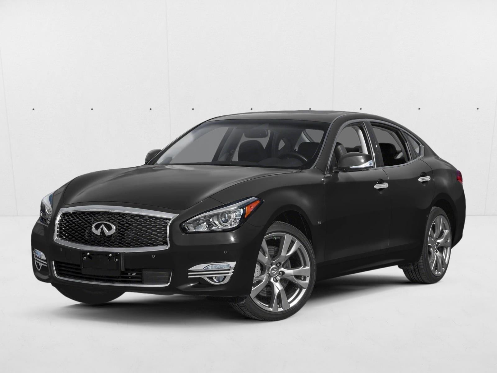 2018 INFINITI Q70 LUXE