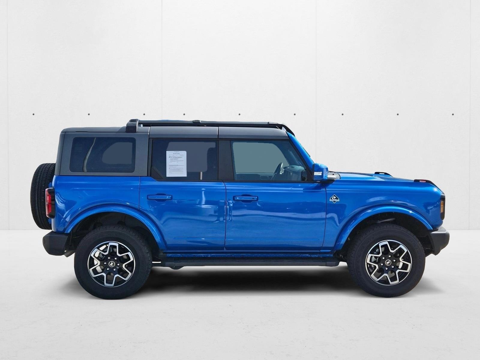 2024 Ford Bronco Outer Banks photo 4