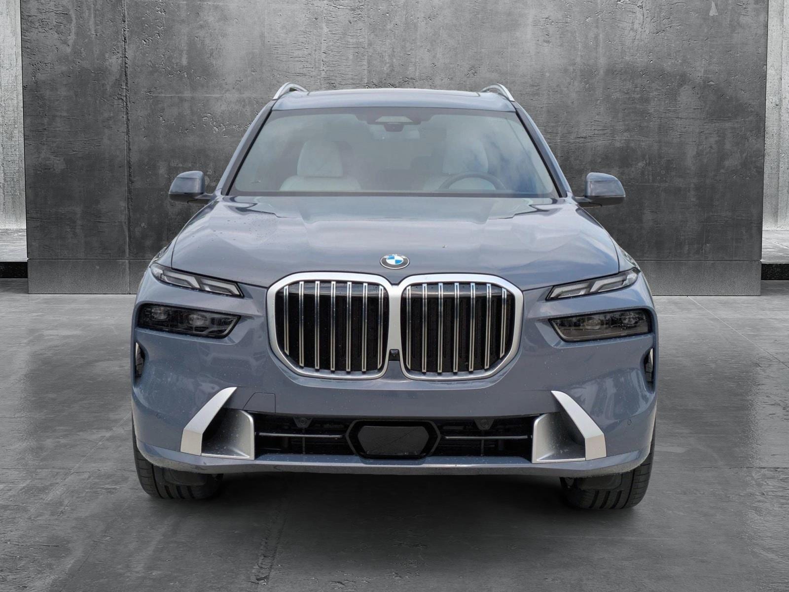 Used 2025 BMW X7 40i with VIN 5UX23EM0XS9000740 for sale in Houston, TX